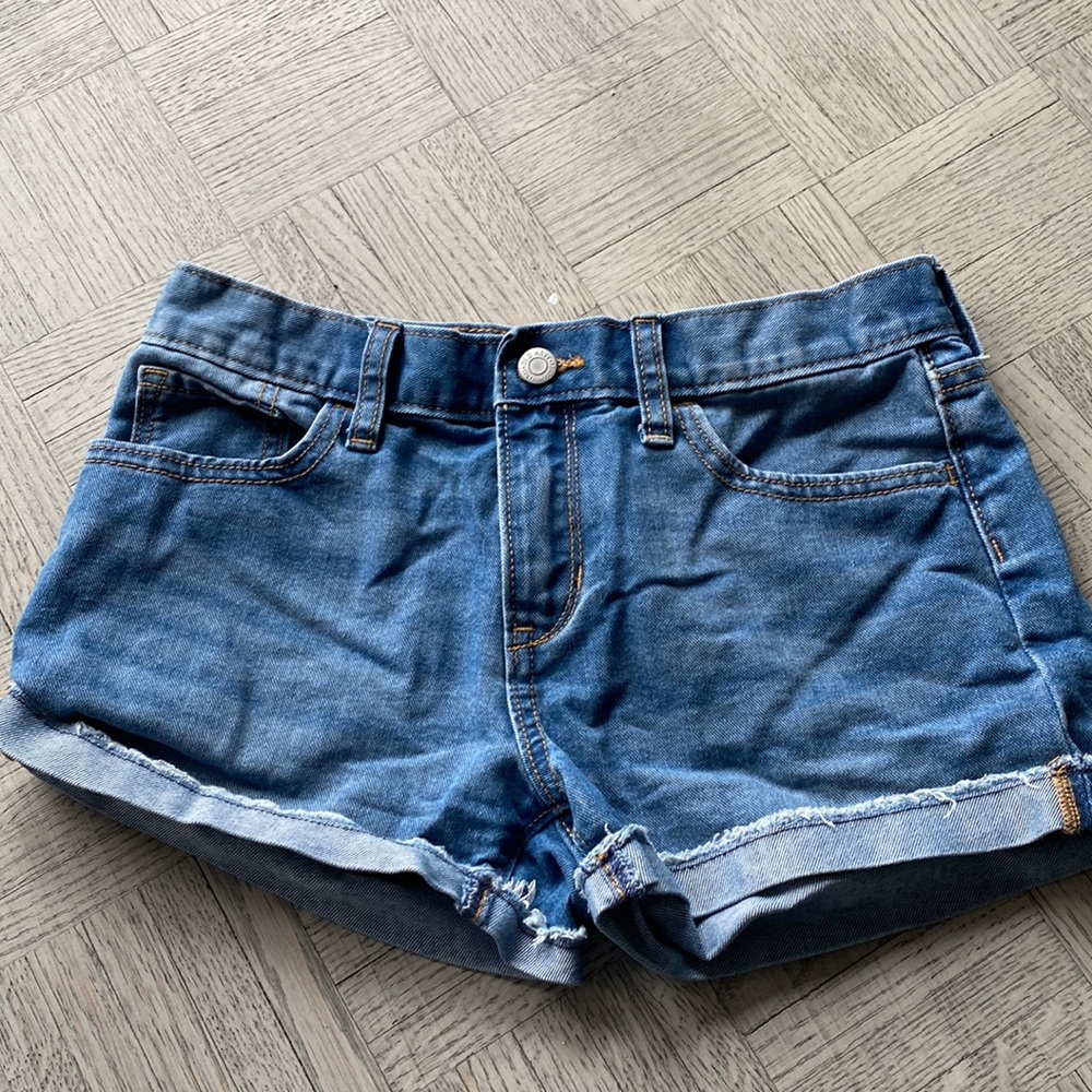 Old navy jean shorts size 14.